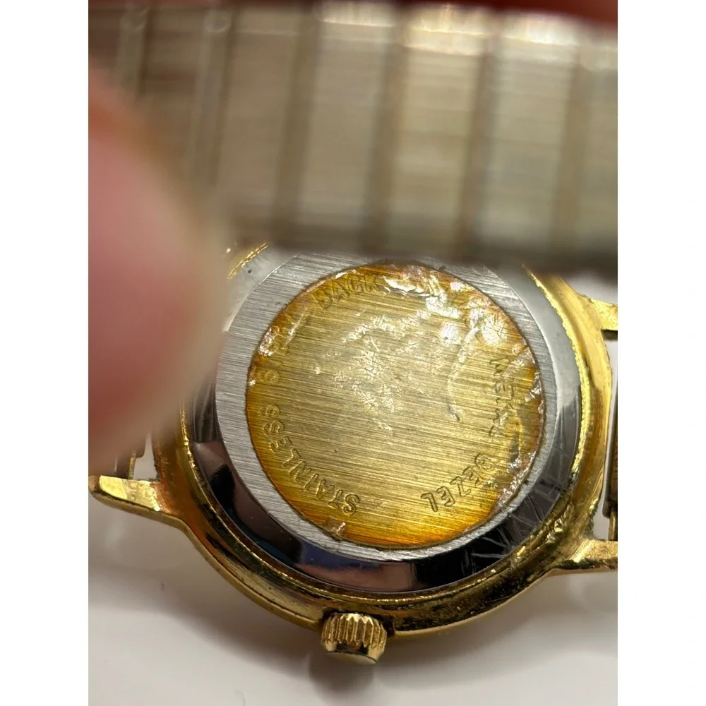 Linens n Things‎ Quartz Gold Tone Stretch Band Watch Roman Numerals